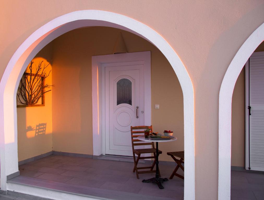 Fotografie z fotogalerie ubytování PITHOS MODERN APARTMENTS v destinaci Vóthon