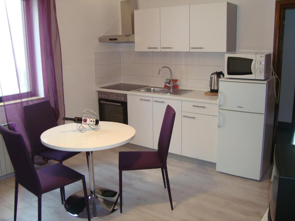 Apartments Peloža - One-Bedroom Apartment With Garden View