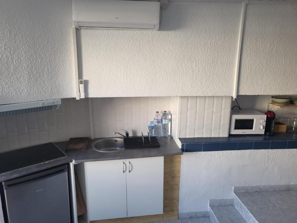 Kuchyň nebo kuchyňský kout v ubytování Estudio III Loft, La Pineda, Salou, playa, Port Aventura con Piscina