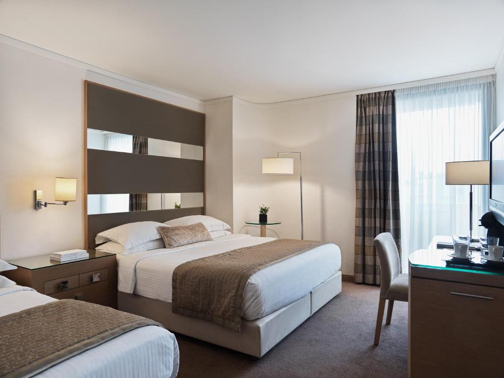 
Superior Triple Room with City View
