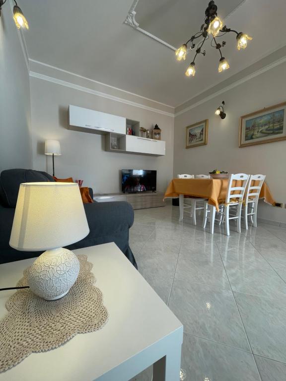 Gambar di galeri bagi Dai nonni Seaview with roof terrace over the sea di Scala