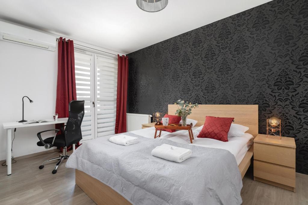 Fotografia z galérie ubytovania Avia Apartment Three Bedroom Two Balcony AC & Parking by Noclegi Renters v Krakove