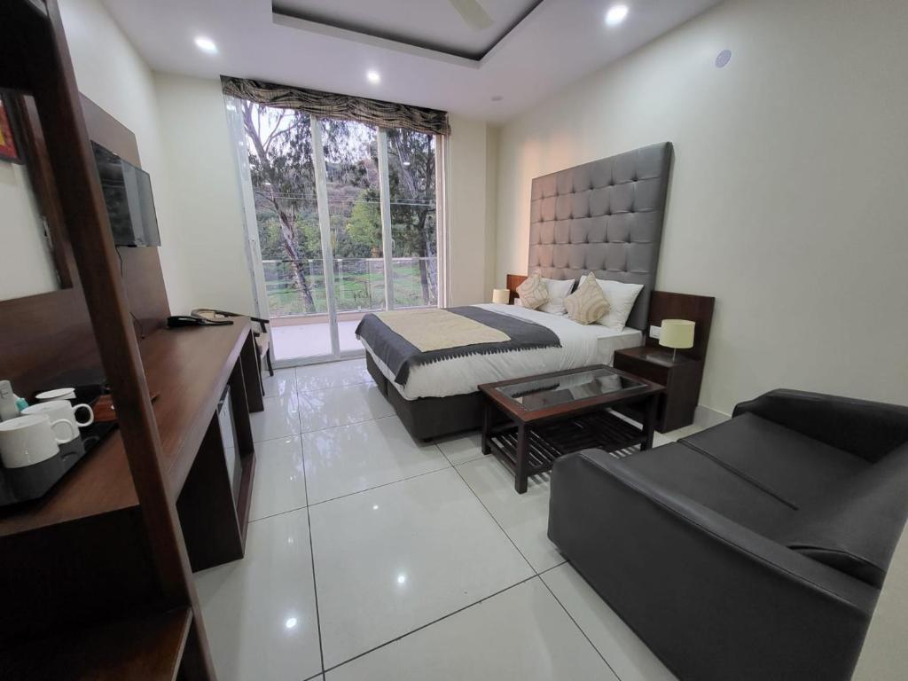 Manuni Inn - Riverside Resort - Deluxe Double Room