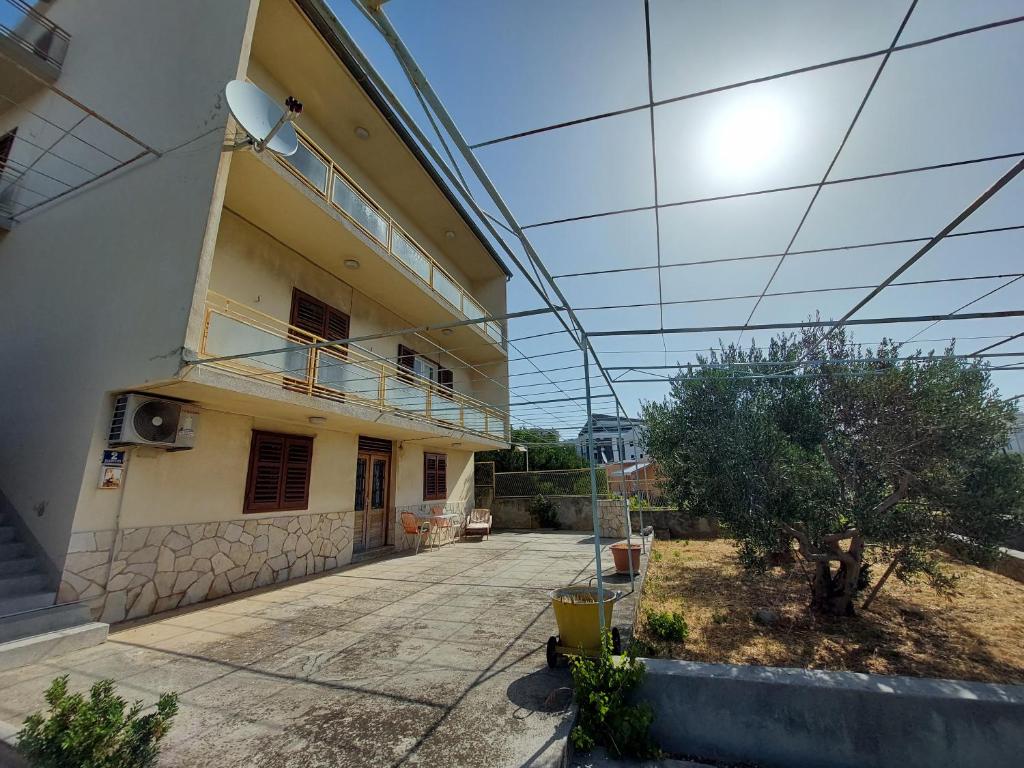 Rados Apartments