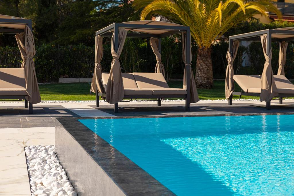 Bazén v ubytování Pietra Bianca Hotel nebo v jeho okolí