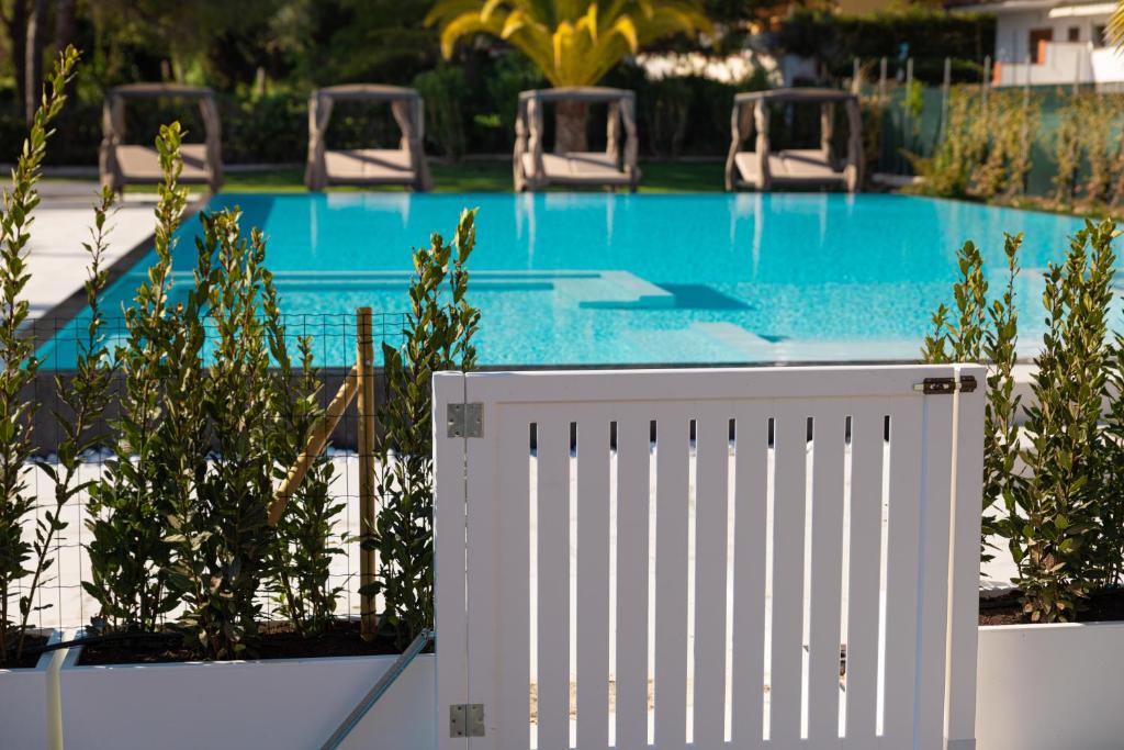 Bazén v ubytování Pietra Bianca Hotel nebo v jeho okolí