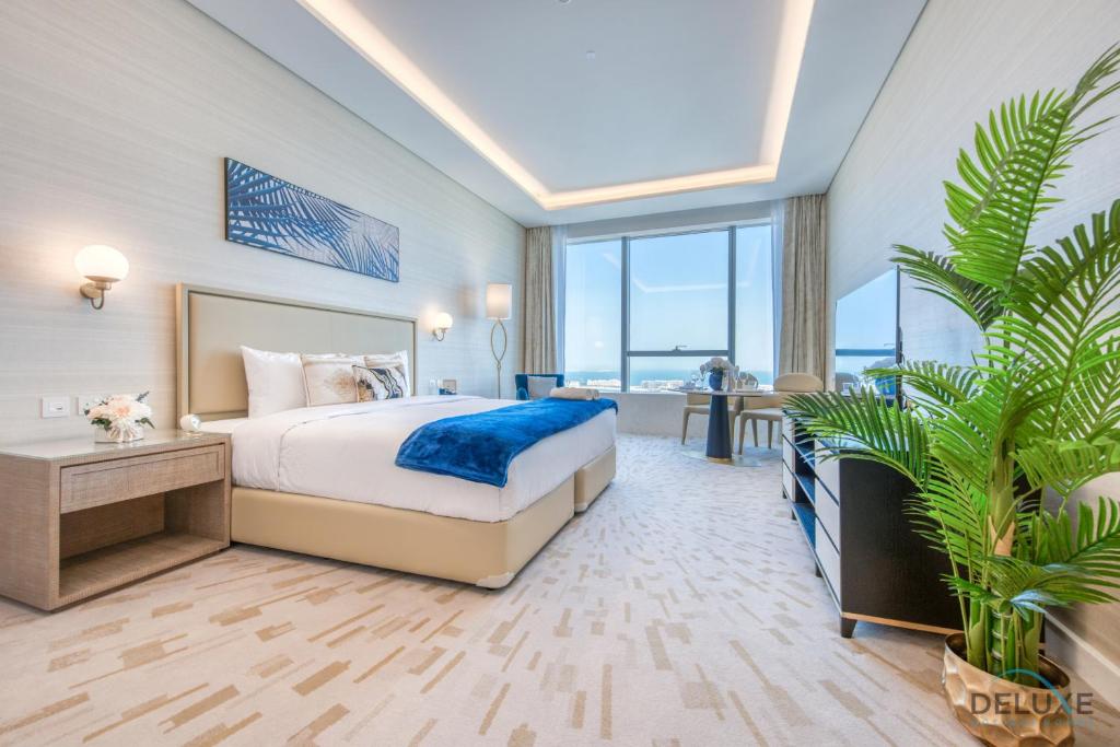 Calm Studio at The Palm Tower Palm Jumeirah by Deluxe Holiday Homes