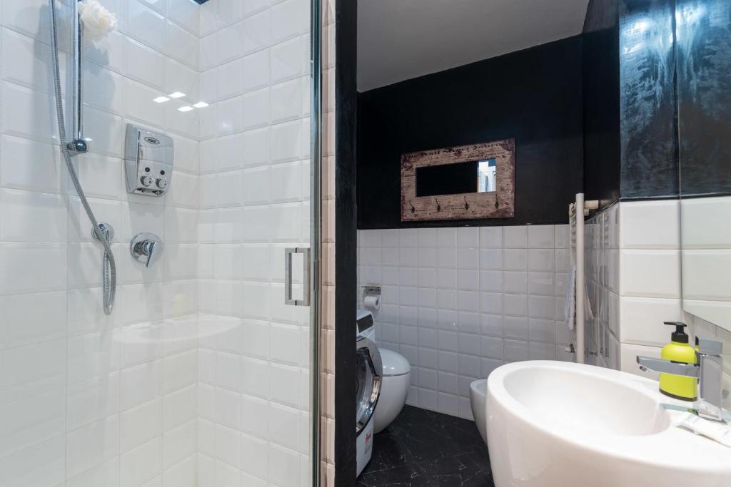 Kúpeľňa v ubytovaní Art Gallery Apartment in Florence