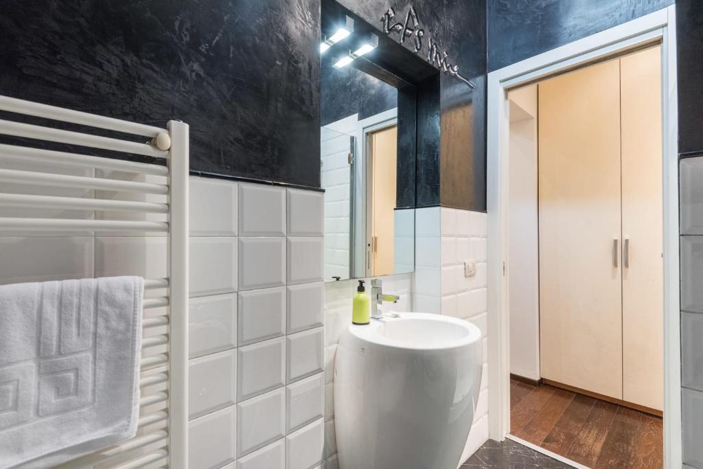 Kúpeľňa v ubytovaní Art Gallery Apartment in Florence