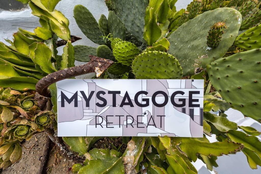 Fotografie z fotogalerie ubytování Mystagoge Retreat with subterranean pool/jacuzzi v destinaci Vóthon