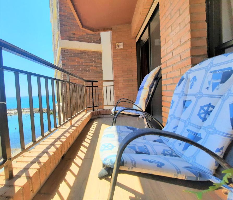 A balcony or terrace at Marinasunbeach Paseo Maritimo