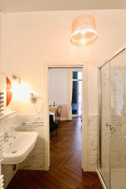 Macchiato Suites Boutique Guest House - 12