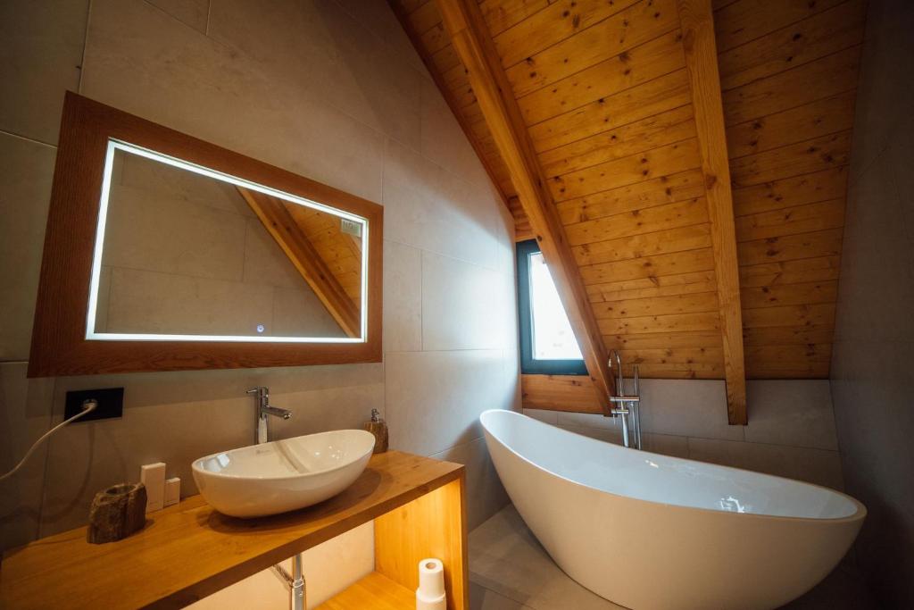 Baðherbergi á Hotel Kulla e Bajraktarit
