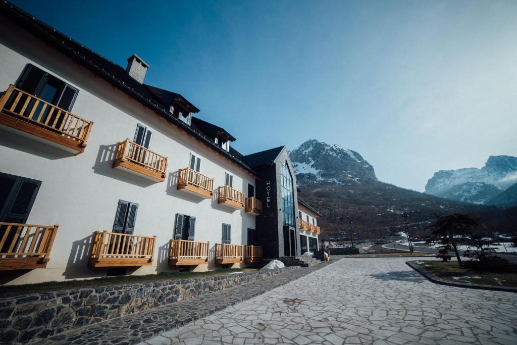 Hotel Kulla e Bajraktarit - Imazhi 5