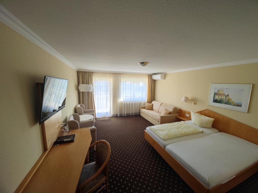 TV a/nebo společenská místnost v ubytování Sporthotel Schönblick