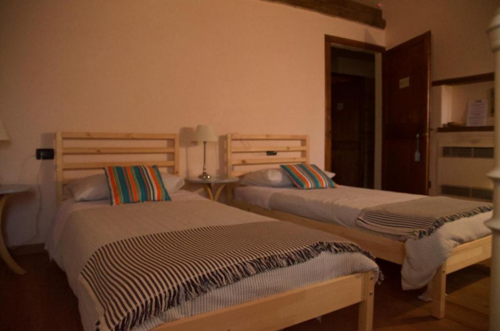 B&B FETONTE - Triple Room With Shared Bathroom