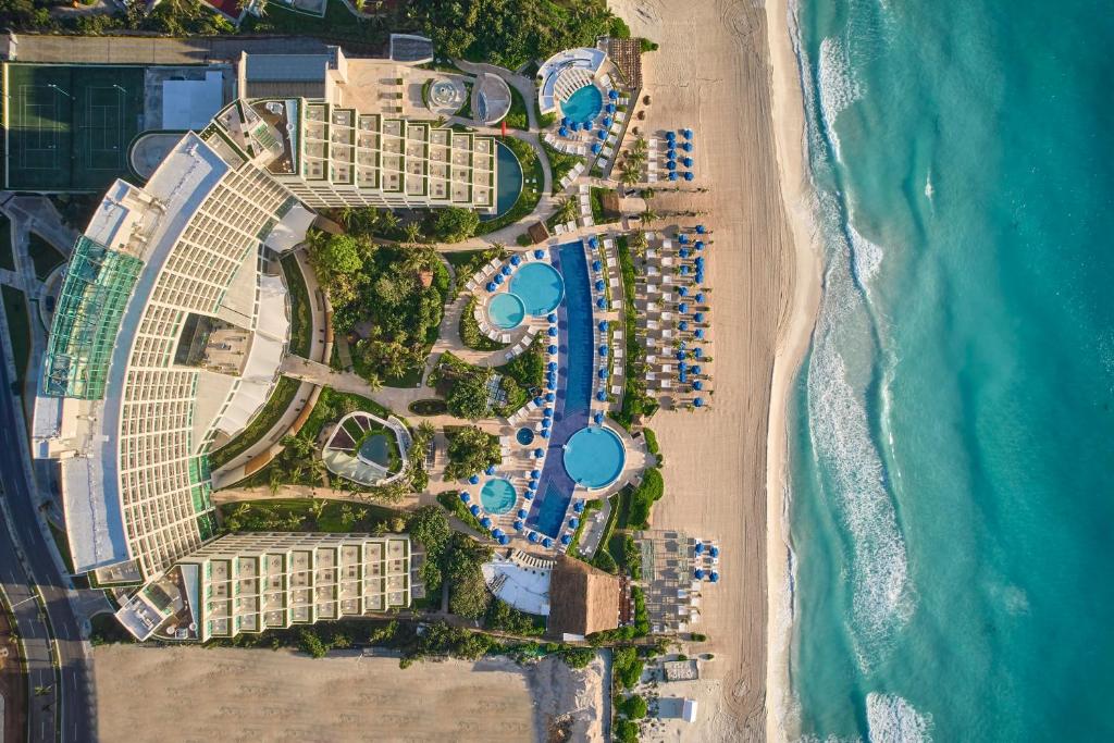 Bazén v ubytování Live Aqua Cancun - Adults Only - All-Inclusive nebo v jeho okolí