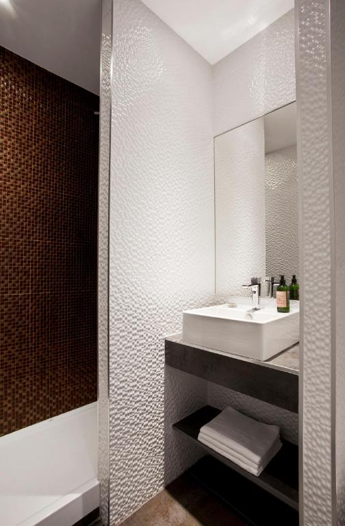 Koupelna v ubytování Hotel des Savoies Lyon Perrache