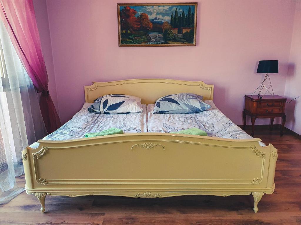 Postel nebo postele na pokoji v ubytování Apartamenty nad Wisłą Renesans