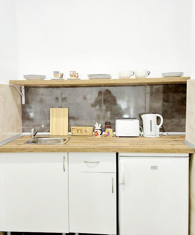 Gloria Host House - Standard Studio