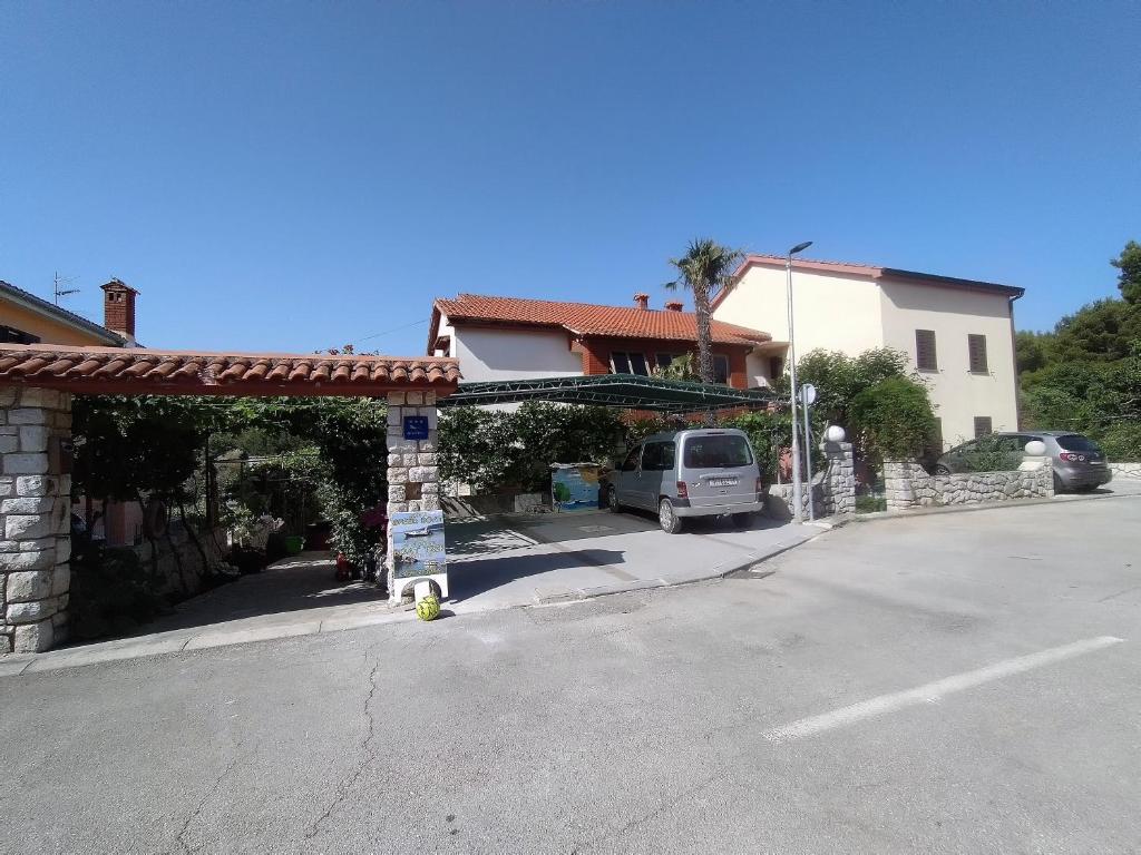 Budova, kde se apartmán nachází