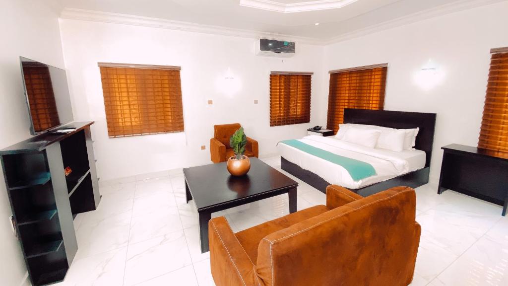 Royal Court Lounge & Boutique Hotel - Deluxe King Room