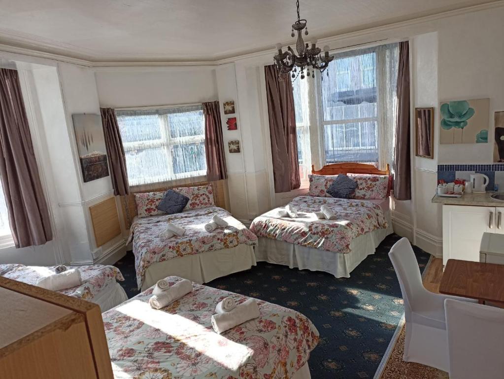 
Deluxe Family Suite
