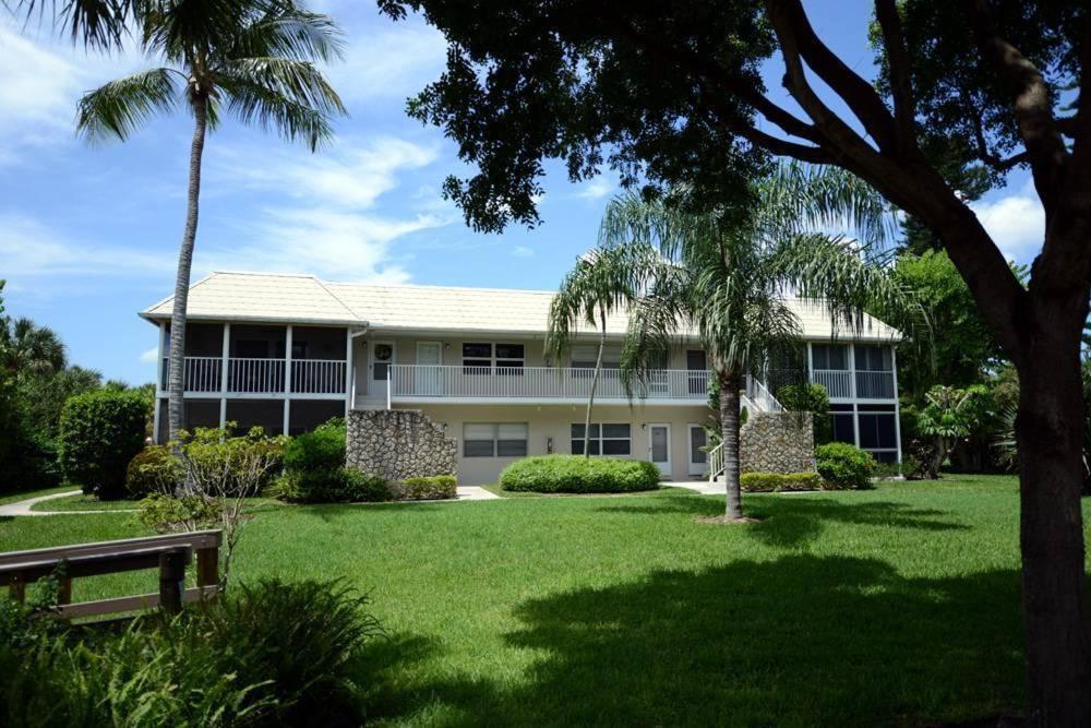 Apartment CAPTAINS WALK D2, Sanibel, USA