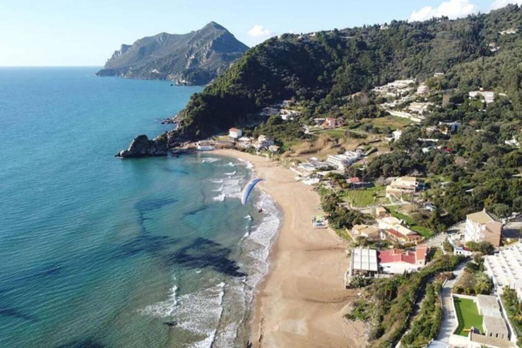 an aerial view of a beach and the ocean at Vatos Studio in Vátos