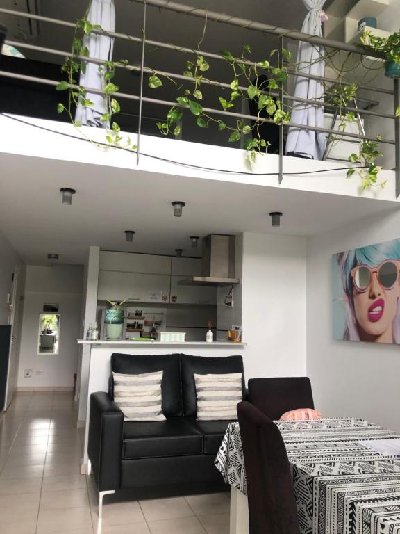 EL DEPTO tipo dúplex pleno centro incluye cochera Consultar Servicio de parking - Housity