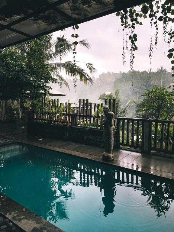 Bazén v ubytování Ubud Paras Villa nebo v jeho okolí