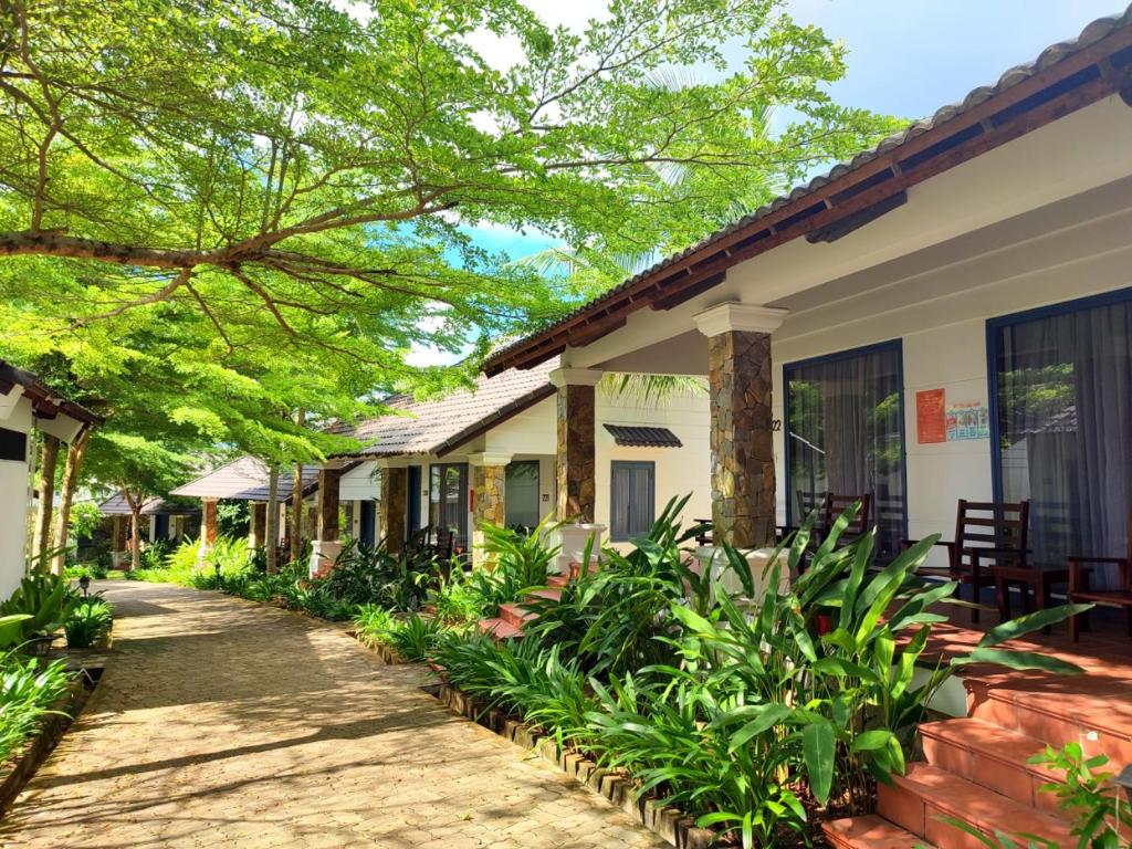 Phòng 2 Giường Đơn Nhìn Ra Khu Vườn