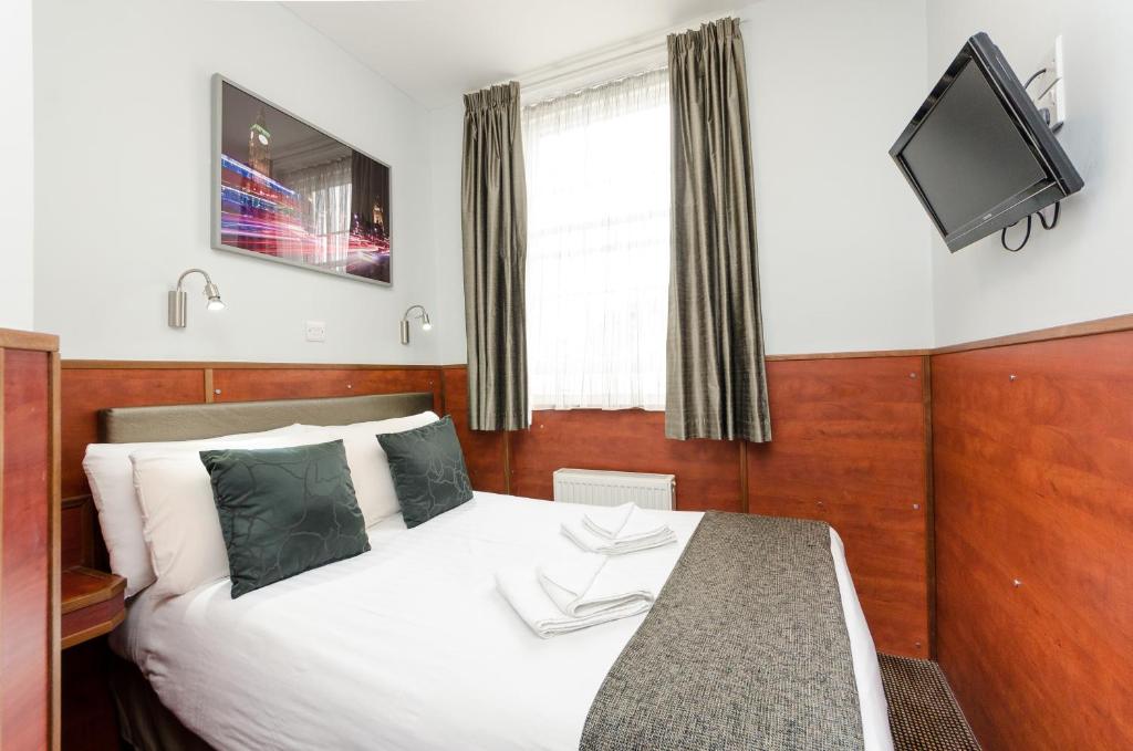 TV a/nebo společenská místnost v ubytování Wardonia Hotel Kings Cross