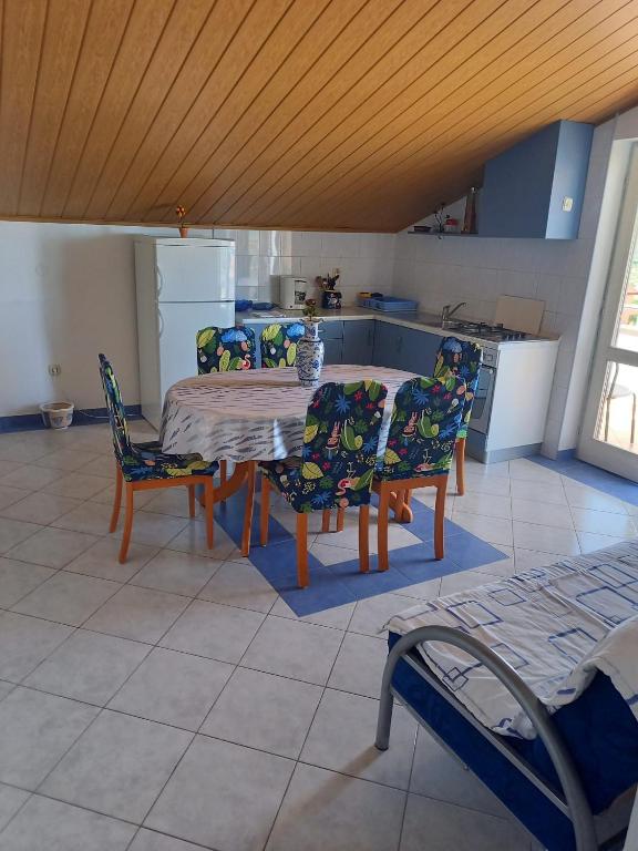 Kuchyň nebo kuchyňský kout v ubytování Apartmani Branka
