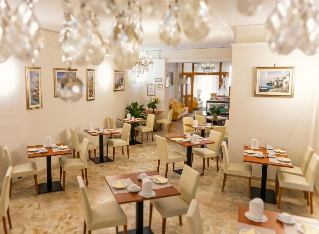 Restaurace v ubytování Hotel Lido