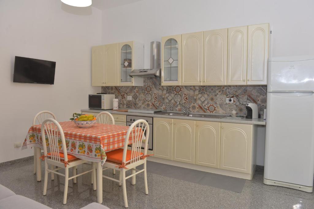 Kuchyňa alebo kuchynka v ubytovaní Casa Liolà