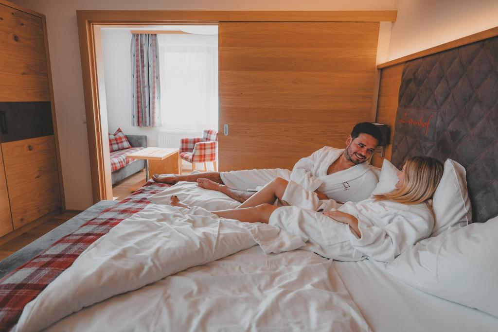 Postel nebo postele na pokoji v ubytování Hotel Lindenhof