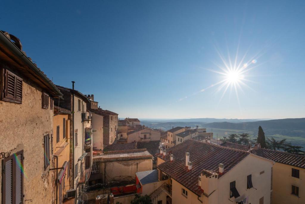 Casa Aurora — vista del centro storico di Massa Marittima