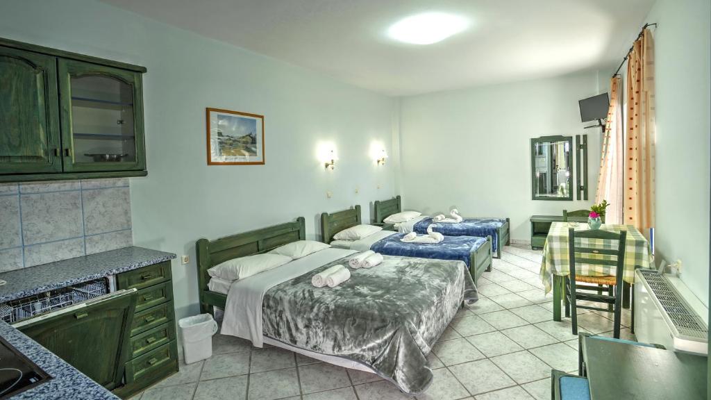 Hotel Zeus - Standard Quadruple Room