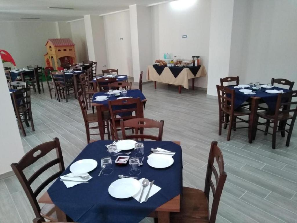 Reštaurácia alebo iné gastronomické zariadenie v ubytovaní RivaMare - Agropoli