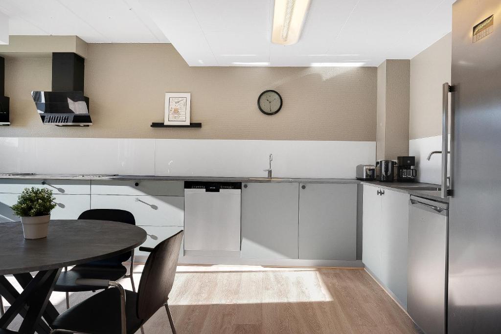 Una cocina o zona de cocina en Danhostel Vejle