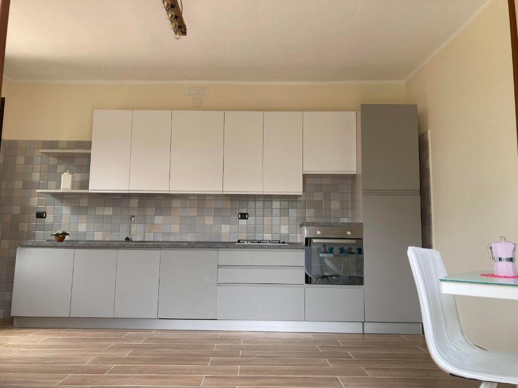 A kitchen or kitchenette at Masseria Le Zavattole