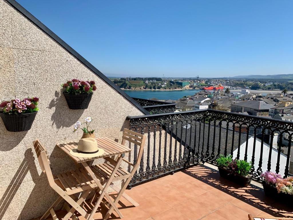 Balkón nebo terasa v ubytování MODERNO PISO CON LA MEJOR TERRAZA DE RIBADEO Y VISTAS MARAVILLOSAS