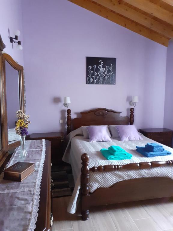 Tempat tidur dalam kamar di Casa da Travessa