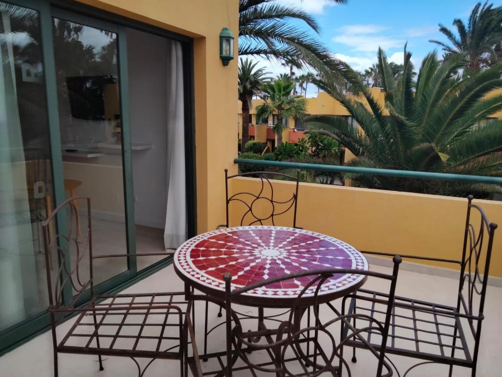 A balcony or terrace at A paradise in the heart of Corralejo