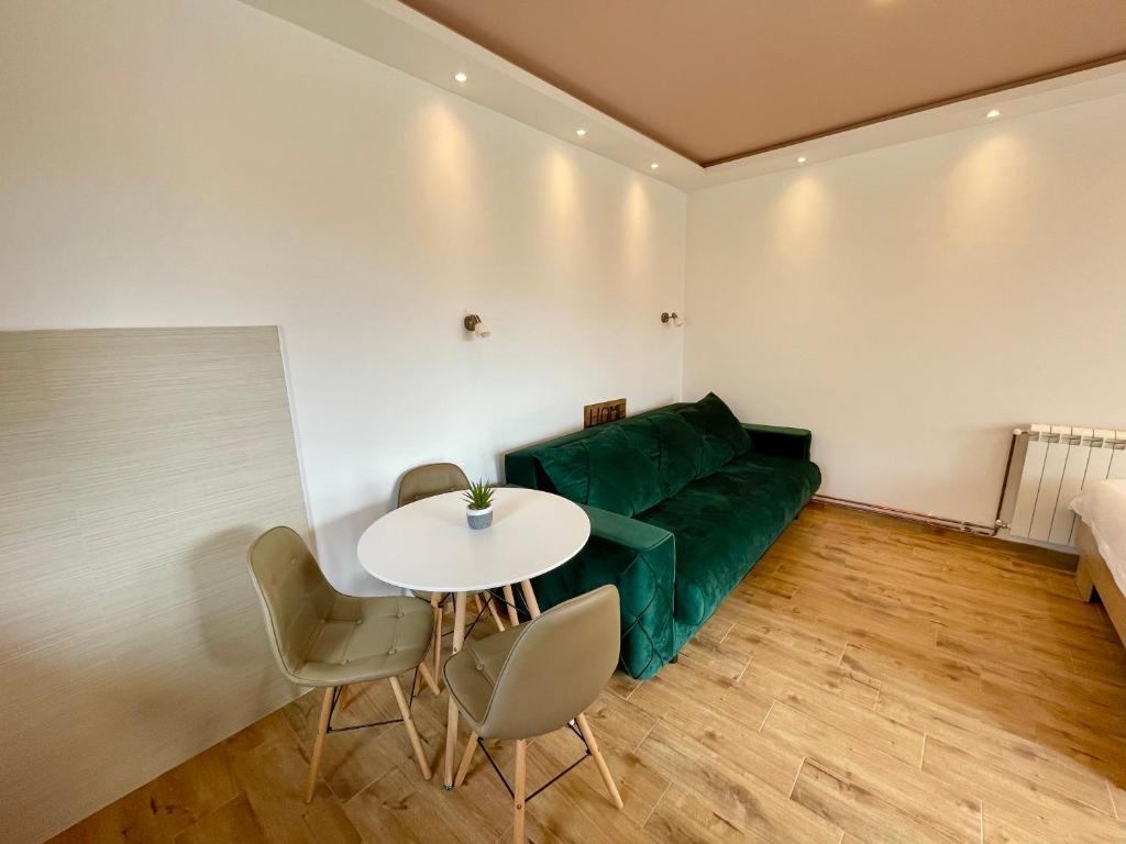 Ein Sitzbereich in der Unterkunft Apartments Four Countesses