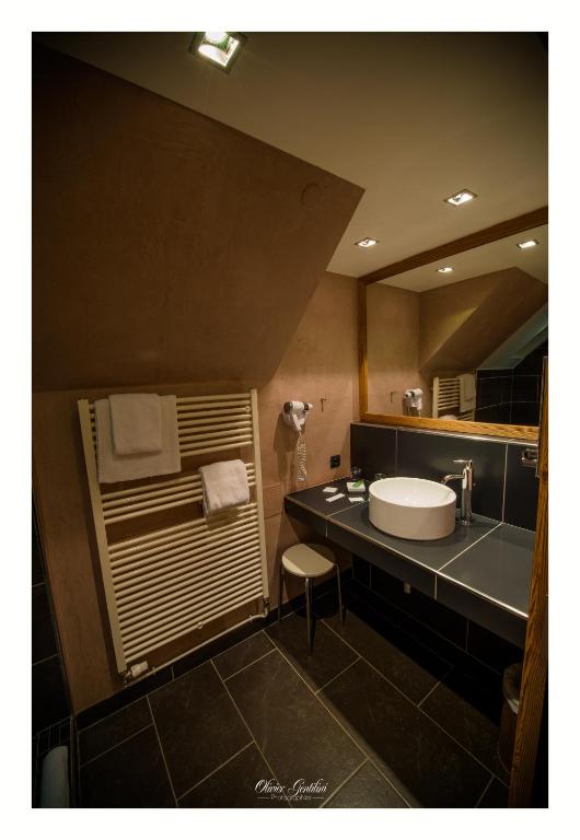 Hôtel Restaurant Les Alisiers - Superior Double Or Twin Room