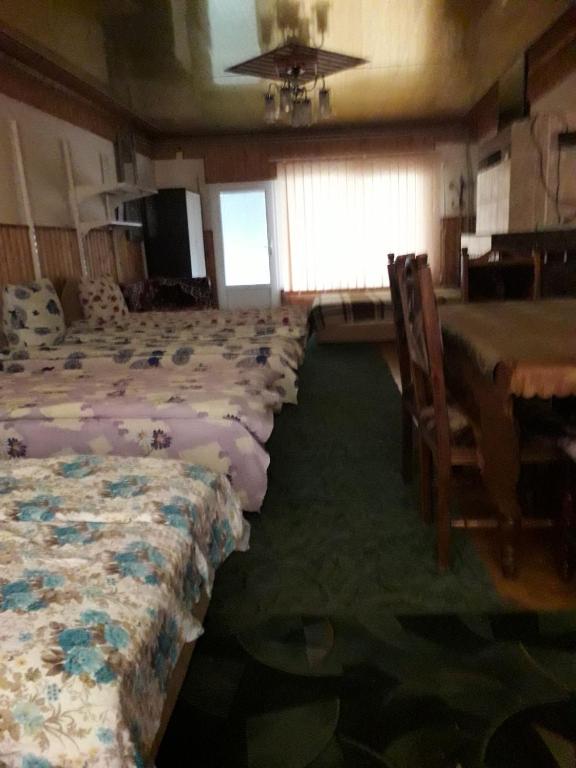Тушер - Chambre Familiale Avec Salle De Bain Privée