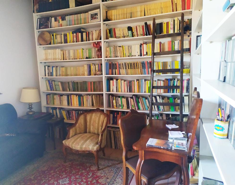 Biblioteka w apartamencie