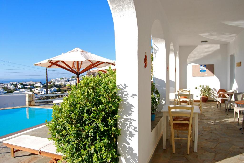 Solaris Folegandros photo 2